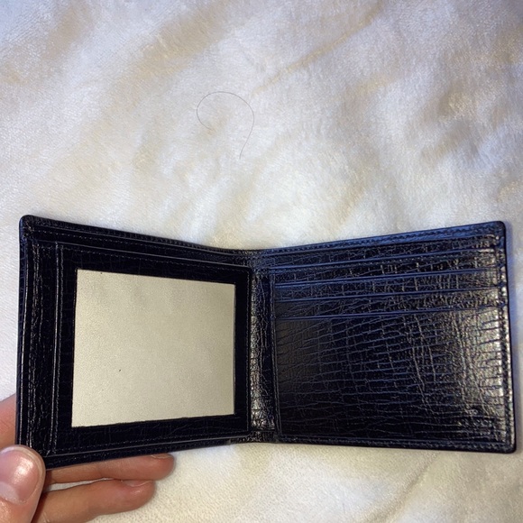 Brand new Gucci wallet it has never been used and sat in the box the whole time. - Picture 3 of 3